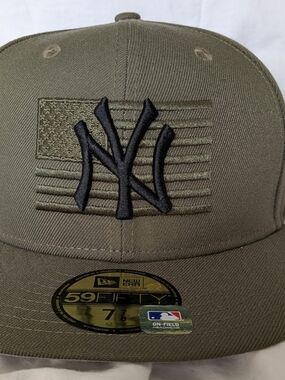 New Era 59FIFTY Olive Green & Black NY Yankees Fitted "Our Nations Finest"
